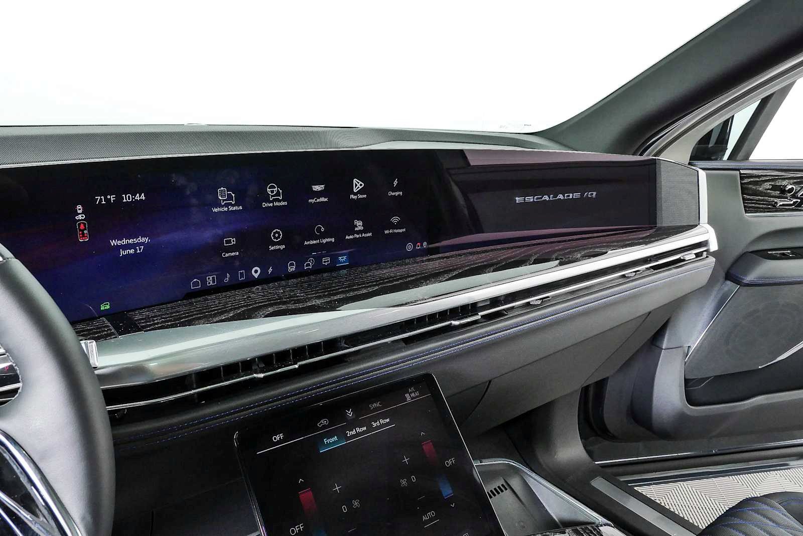 Certified 2025 Cadillac Escalade IQ Sport 1 AWD/4WD image 9