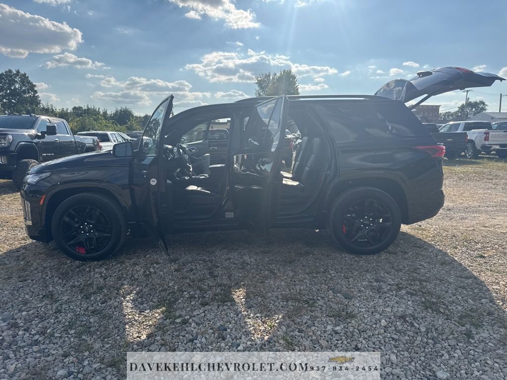Certified 2023 Chevrolet Traverse Premier w/ Redline Edition image 32