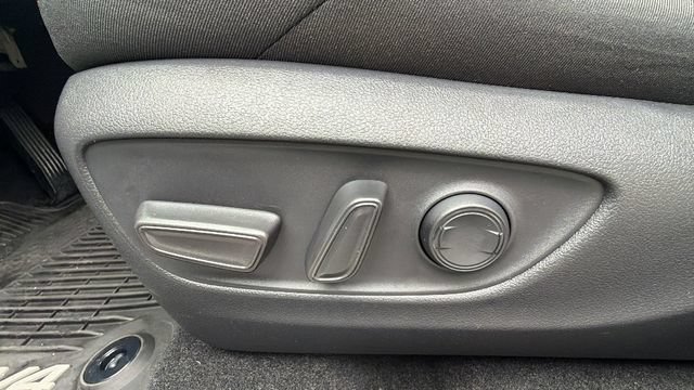 Used 2023 Toyota RAV4 SE w/ Weather & Moonroof Package AWD/4WD image 19