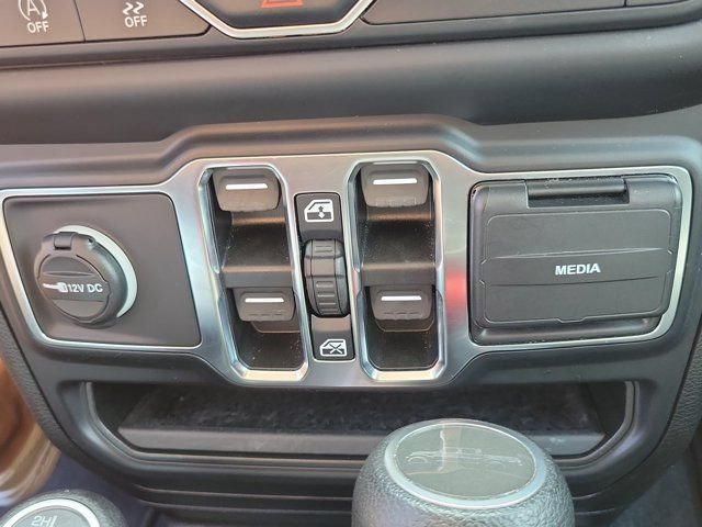 Used 2021 Jeep Gladiator Sport AWD/4WD image 29