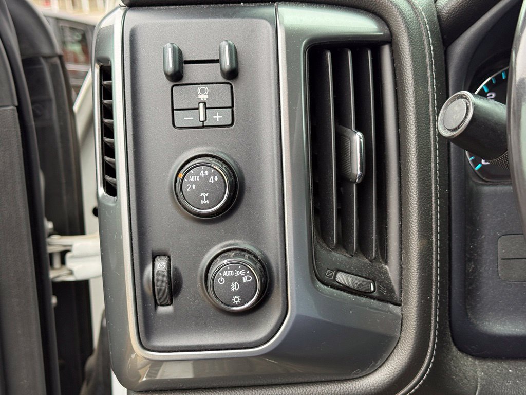 Used 2015 Chevrolet Silverado 1500 LTZ w/ LTZ Plus Package AWD/4WD image 19