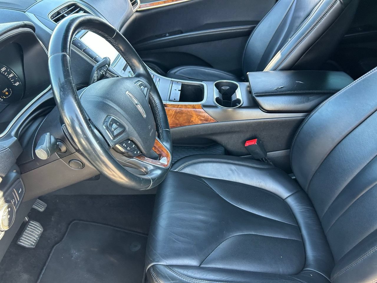 Used 2016 Lincoln MKX Select w/ Select Plus Package FWD image 28