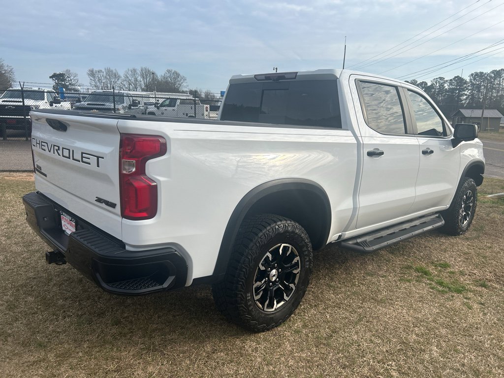 Used 2023 Chevrolet Silverado 1500 ZR2 w/ Technology Package image 10