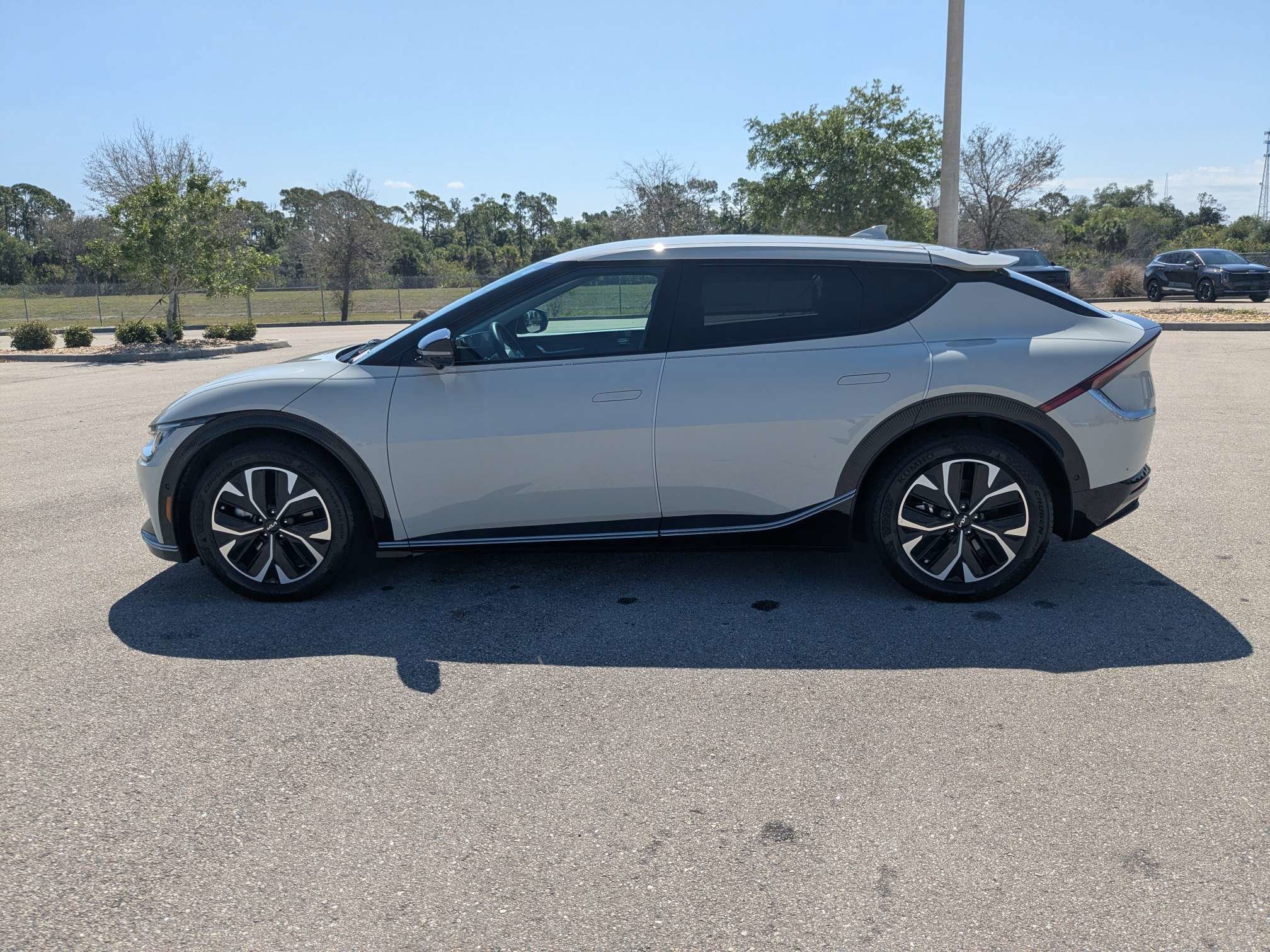 Certified 2022 Kia EV6 Wind w/ Wind Technology Package AWD/4WD image 6