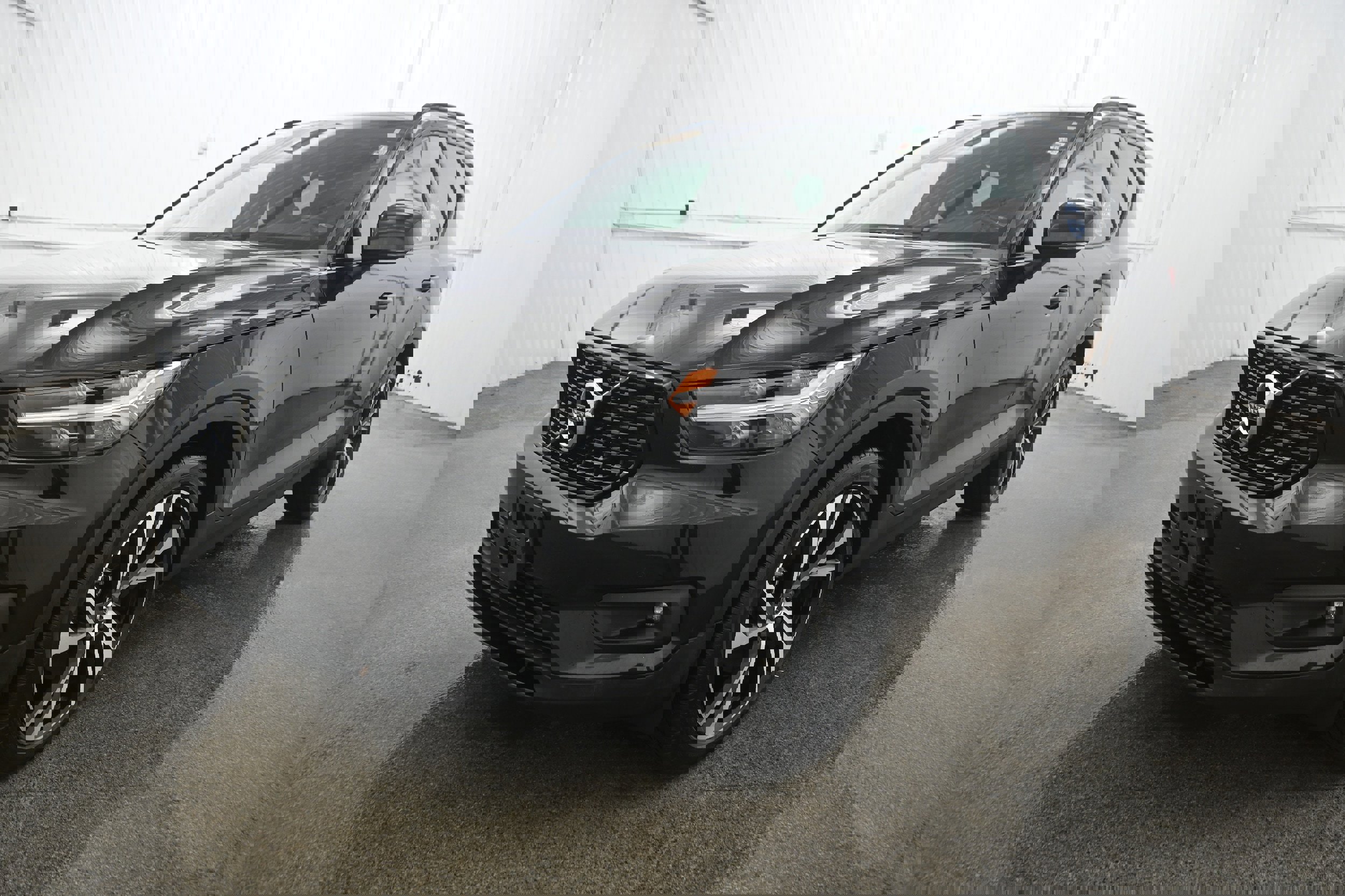 Used 2020 Volvo XC40 T5 R-Design image 26