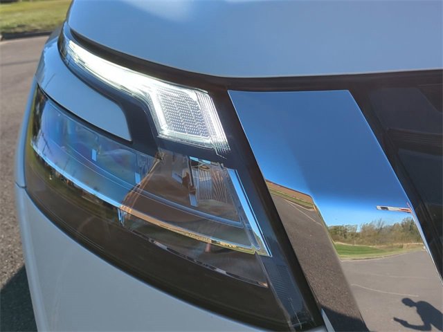 Used 2024 Nissan Pathfinder Platinum w/ Cargo Package image 9