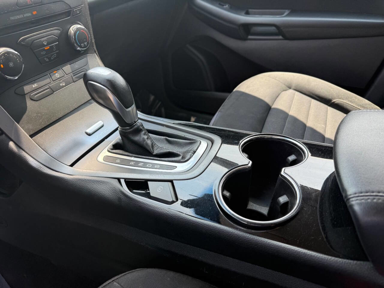 Used 2016 Ford Edge SE image 19