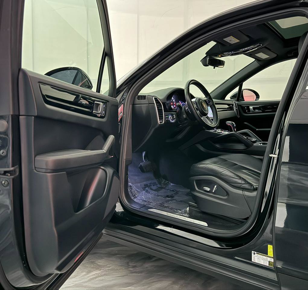 Used 2019 Porsche Cayenne AWD/4WD image 16