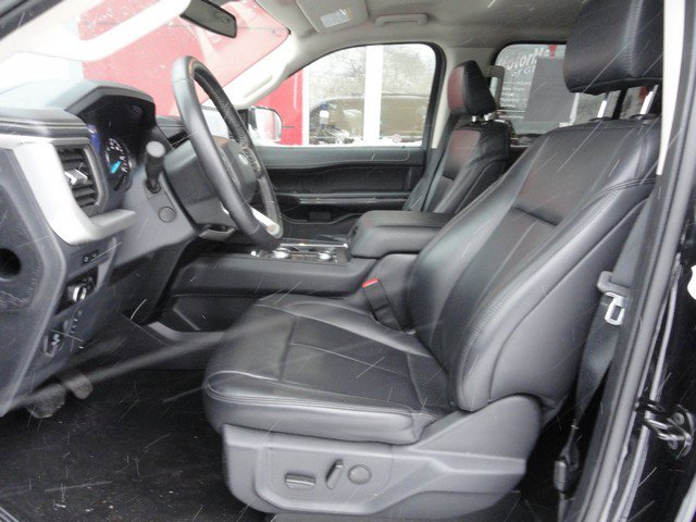 Used 2024 Ford Expedition XLT image 9