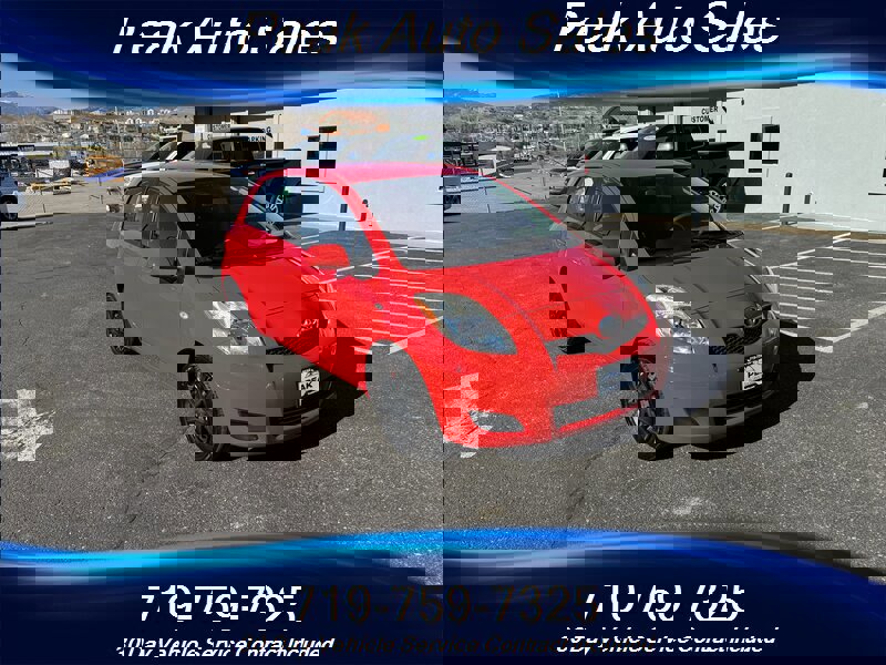 Used 2010 Toyota Yaris 4-Door Hatchback image 1