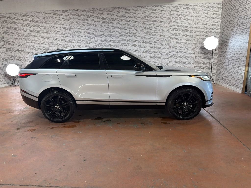 Used 2020 Land Rover Range Rover Velar R-Dynamic S image 8
