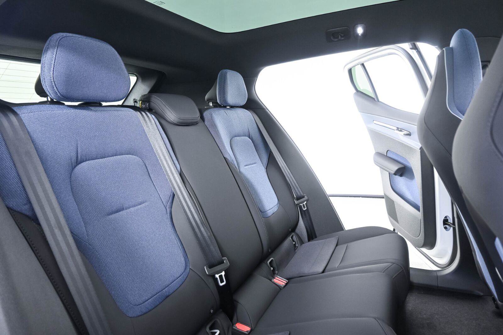 New 2026 Volvo EX30 Plus w/ Protection Package Premier AWD/4WD image 20