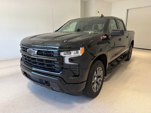 Used 2025 Chevrolet Silverado 1500 RST AWD/4WD image 3