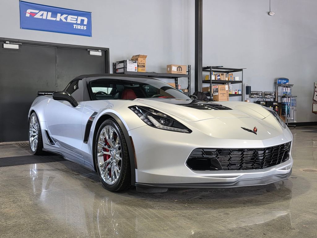 Used 2016 Chevrolet Corvette Z06 w/ 3LZ Preferred Equipment Group RWD image 3