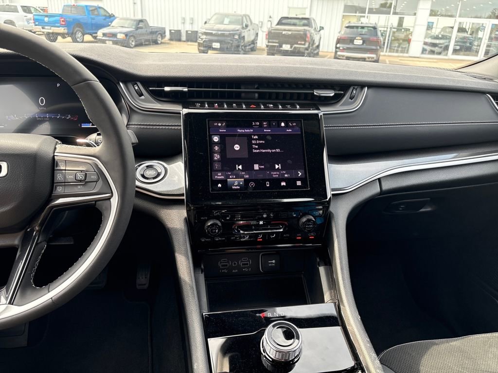 Used 2023 Jeep Grand Cherokee Altitude image 22