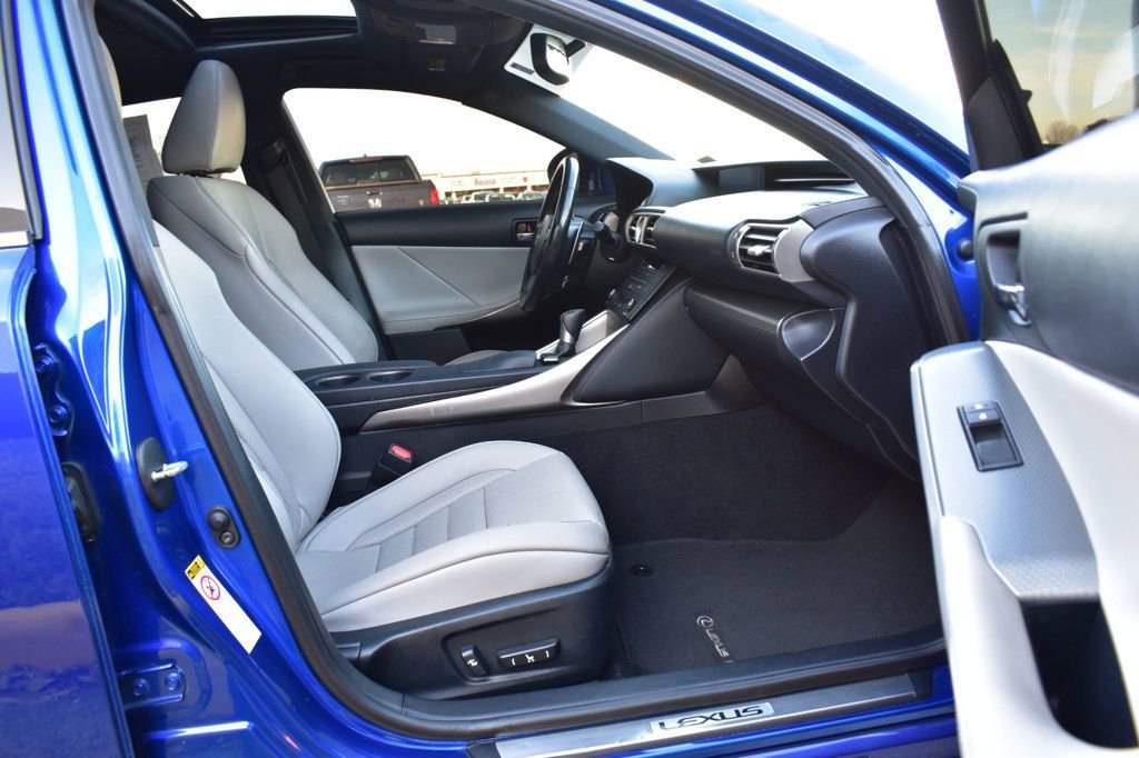 Used 2016 Lexus IS 200t 4dr Sedan w/ F Sport Package image 18