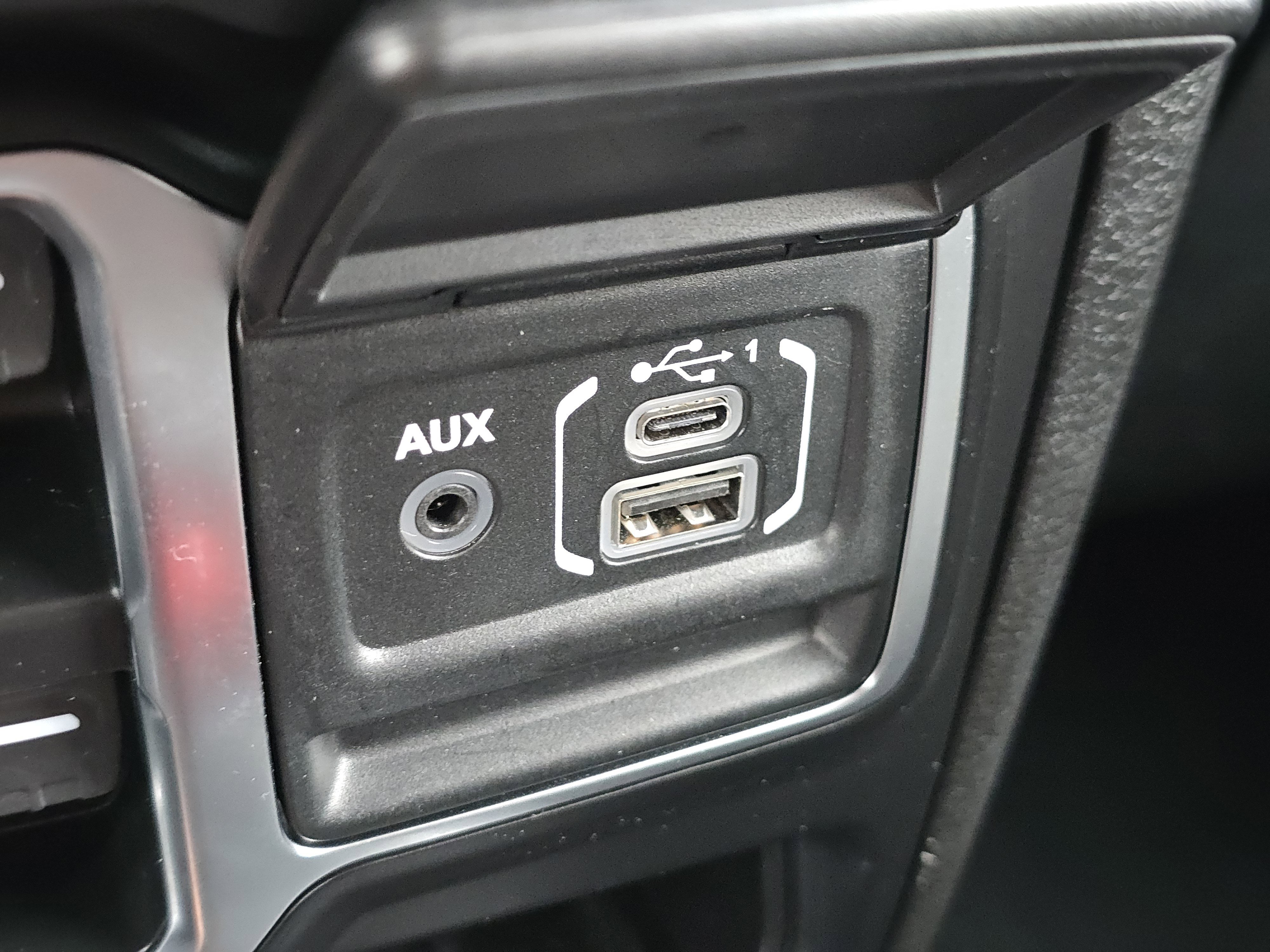 Used 2025 Jeep Wrangler Sahara image 24