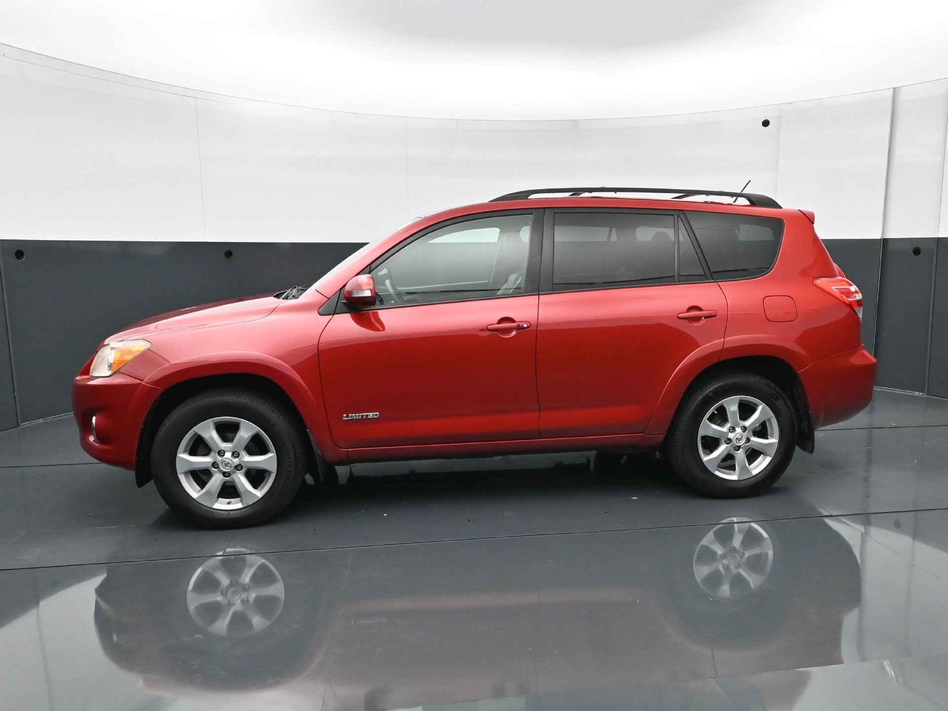 Used 2012 Toyota RAV4 Limited w/ Premium Plus Value Pkg AWD/4WD image 2