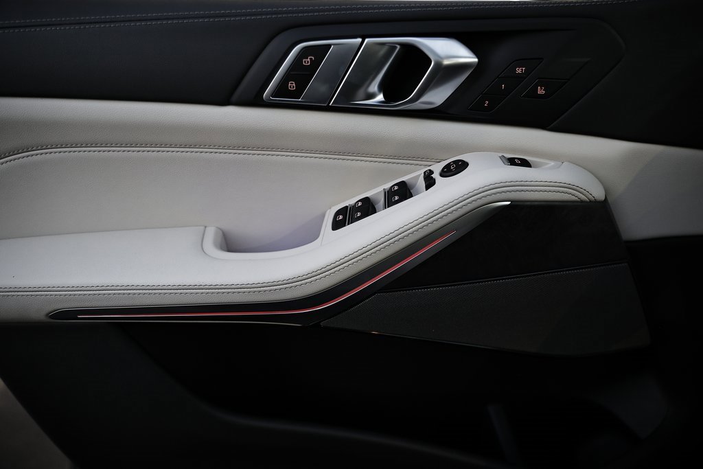 New 2026 BMW X5 xDrive40i w/ M Sport Package image 15