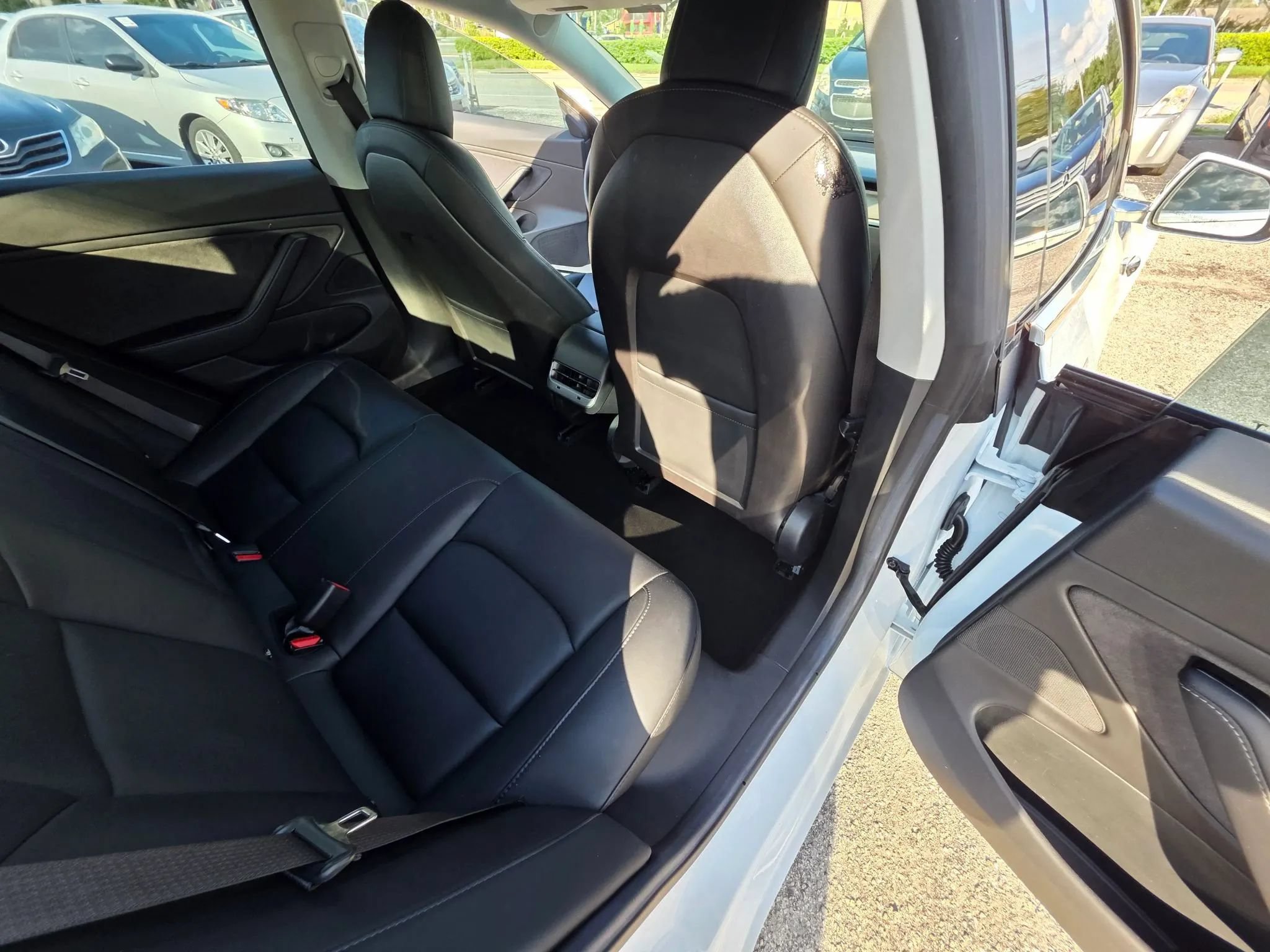 Used 2018 Tesla Model 3 Long Range AWD/4WD image 17