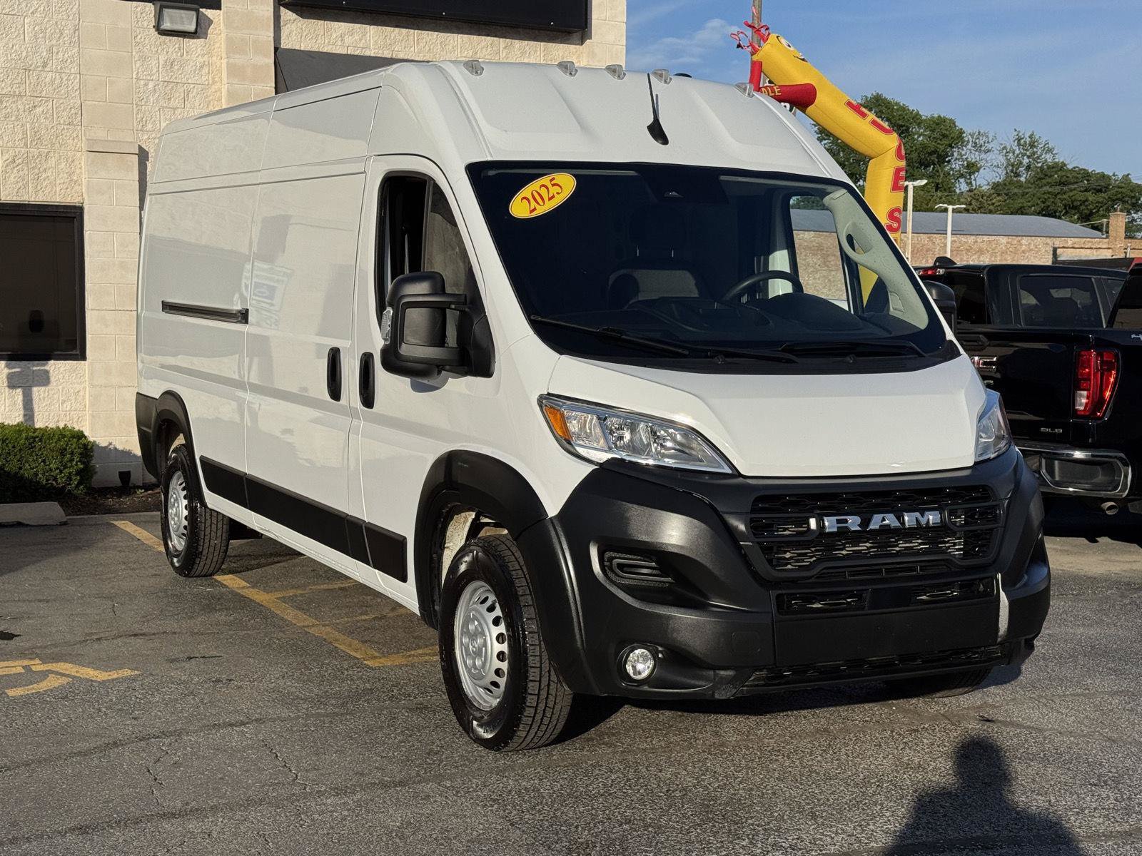 Used 2025 RAM ProMaster 2500 w/ Convenience Group FWD image 14