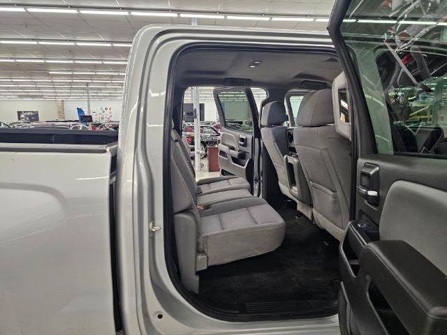 Used 2018 Chevrolet Silverado 1500 Custom w/ Custom Value Package AWD/4WD image 10