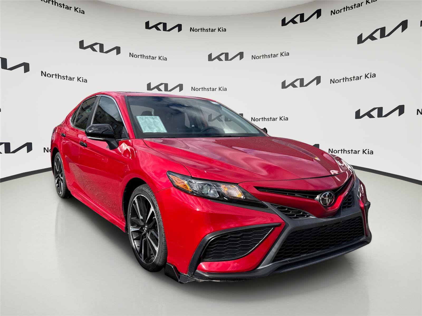 Used 2022 Toyota Camry SE w/ Audio Upgrade Package image 3