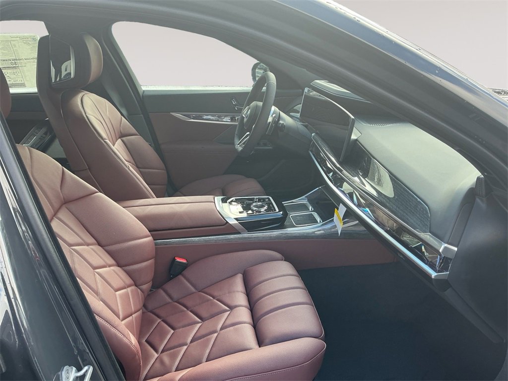 New 2026 BMW 750e xDrive image 15