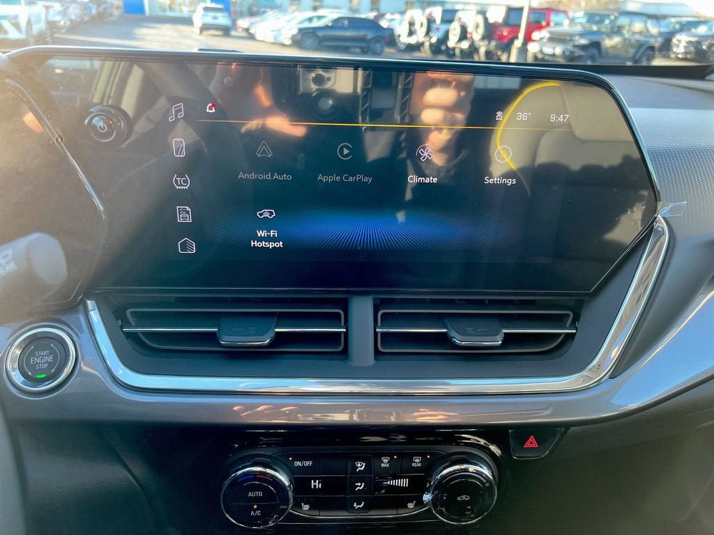New 2026 Chevrolet Trax ACTIV w/ Sunroof Package FWD image 13