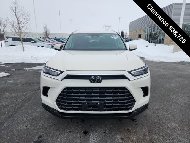 Used 2024 Toyota Grand Highlander XLE image 2
