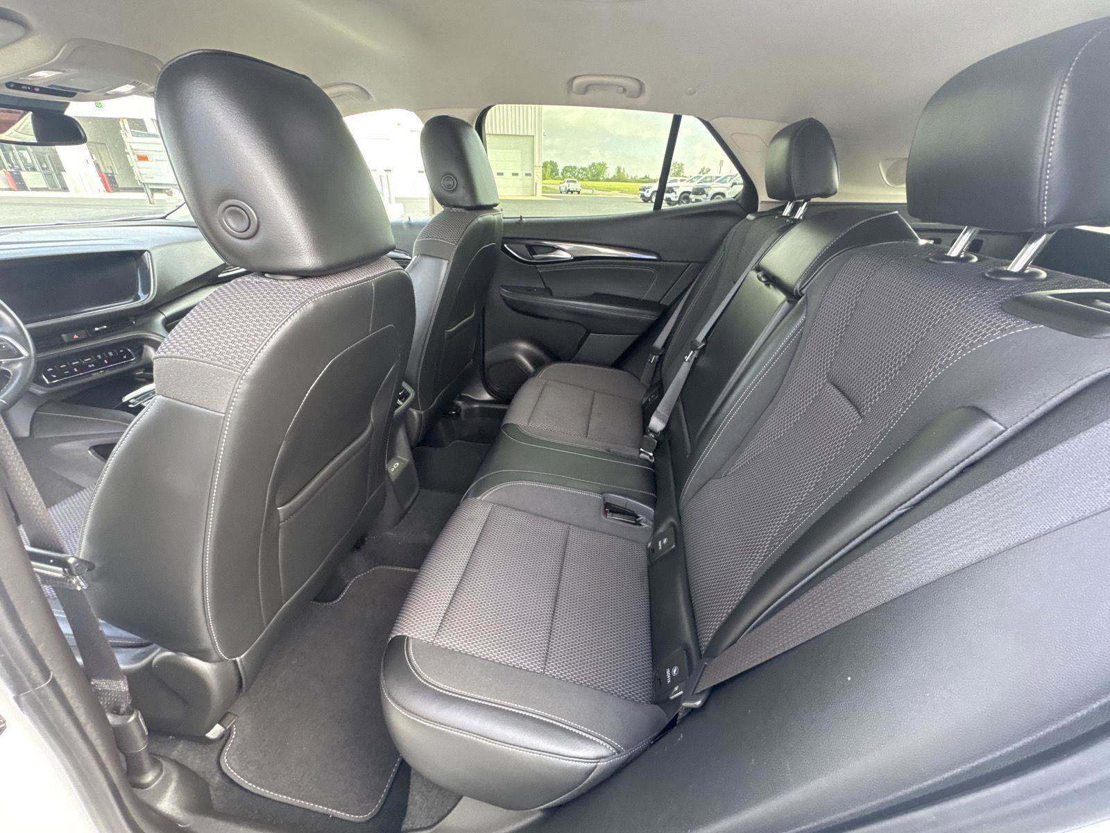 Used 2022 Buick Envision Preferred FWD image 9
