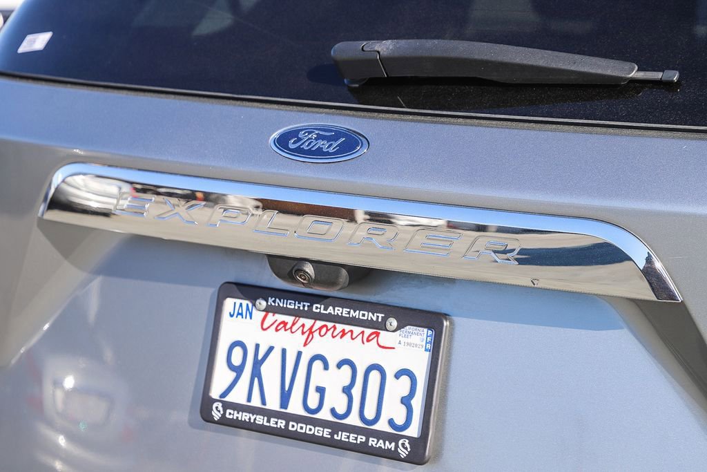 Used 2024 Ford Explorer XLT w/ Equipment Group 202A AWD/4WD image 15