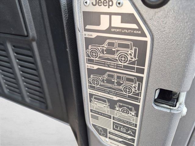 Used 2019 Jeep Wrangler Unlimited Rubicon w/ Cold Weather Group AWD/4WD image 13