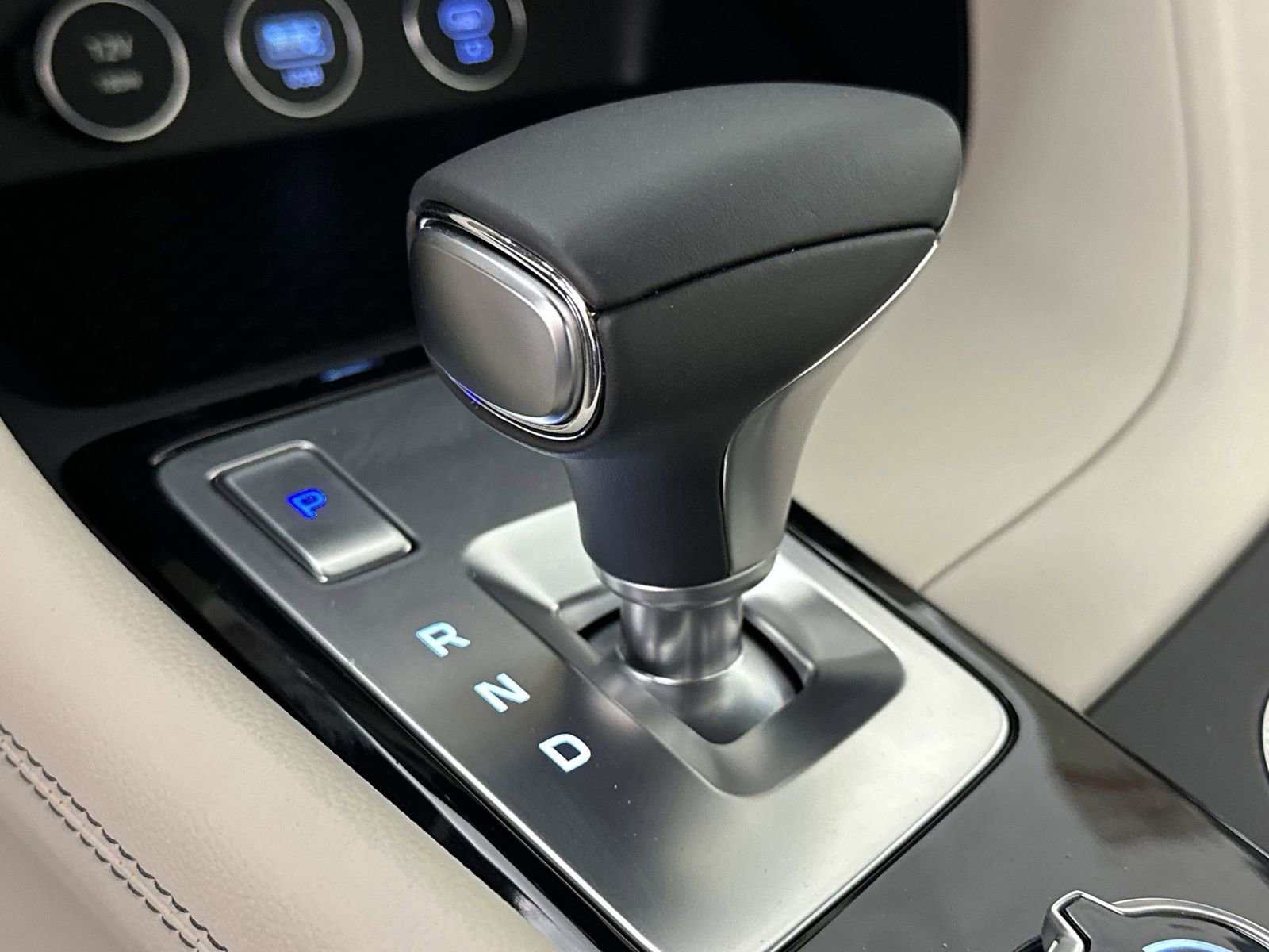 Used 2026 Genesis G70 2.5T image 20