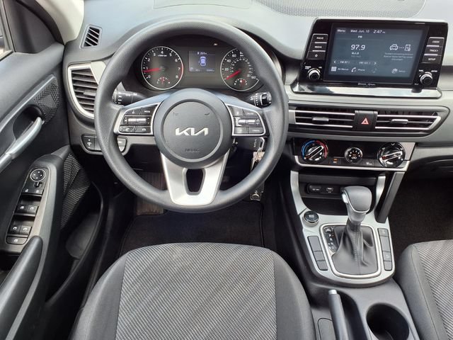 Used 2023 Kia Seltos LX AWD/4WD image 5