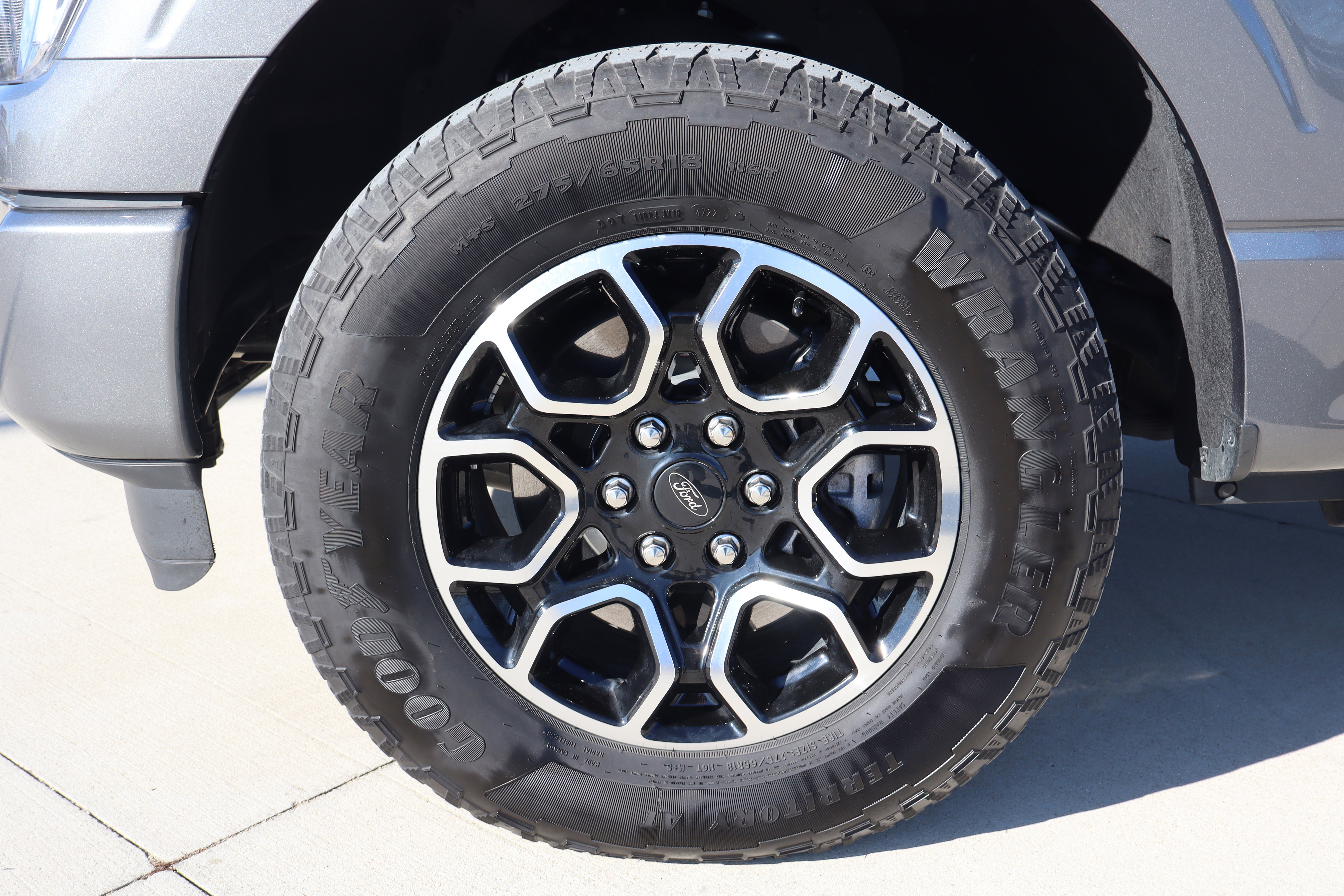 Used 2023 Ford F150 Lariat w/ Max Trailer Tow Package image 31