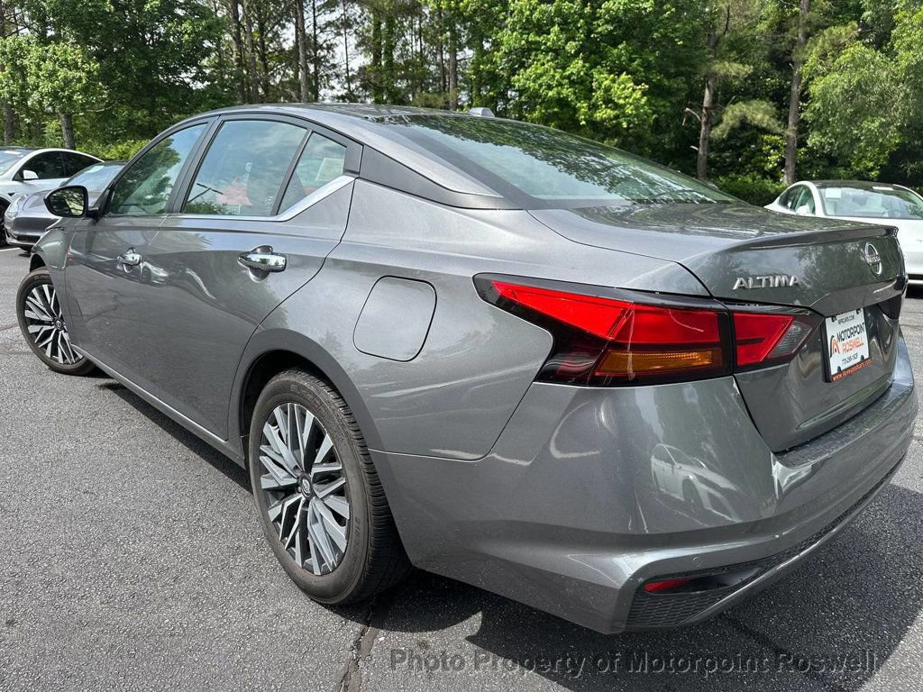 Used 2024 Nissan Altima 2.5 SV image 2