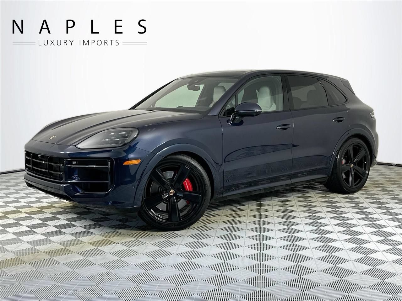Used 2025 Porsche Cayenne GTS AWD/4WD image 1