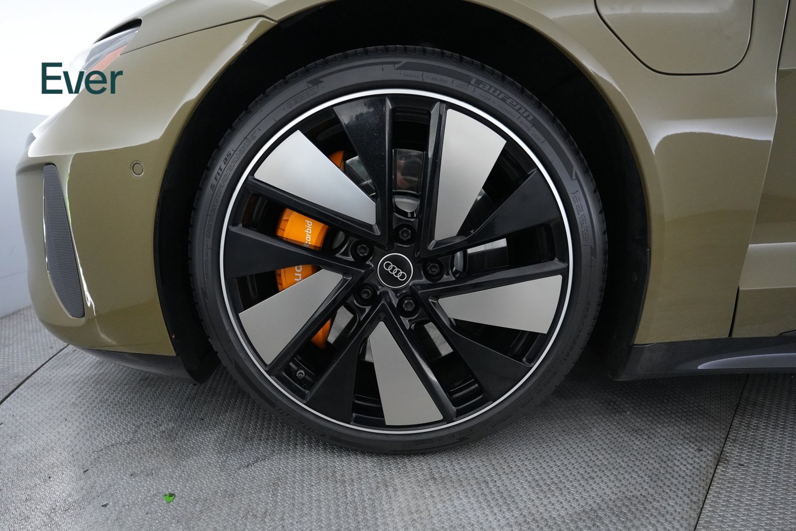Used 2022 Audi RS e-tron GT w/ Carbon Performance Package AWD/4WD image 19