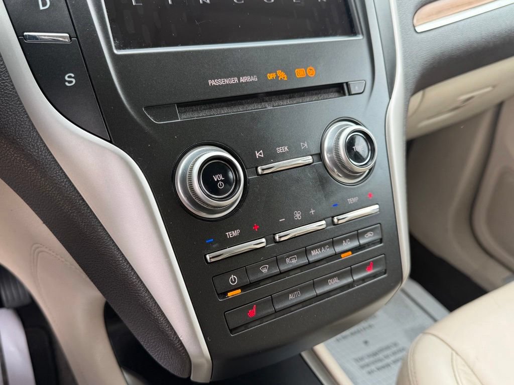 Used 2017 Lincoln MKC Select w/ Select Plus Package AWD/4WD image 20
