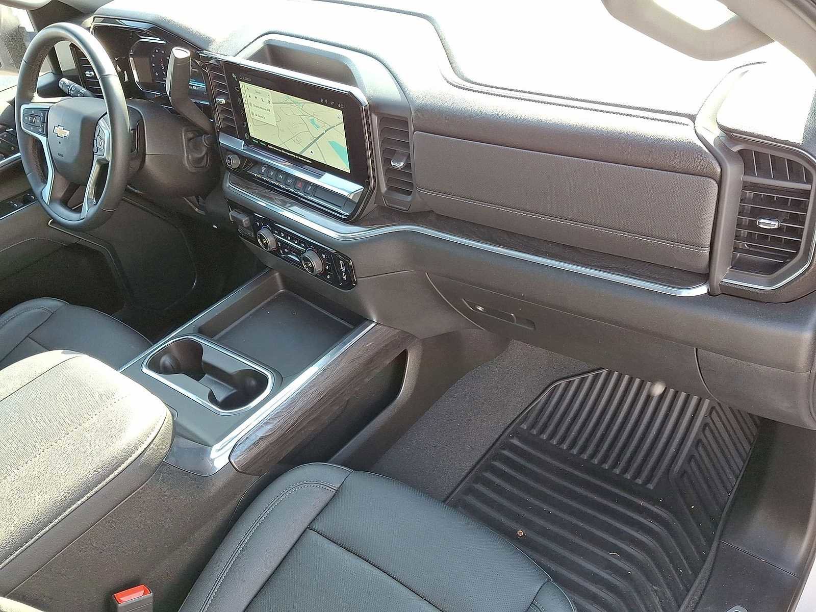 Used 2024 Chevrolet Silverado 3500 LTZ w/ LTZ Convenience Package image 36