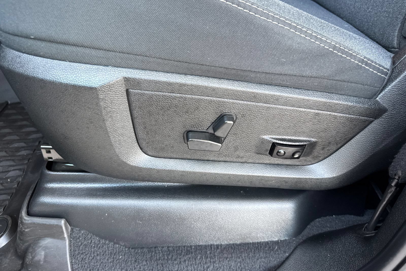 Used 2021 RAM 2500 Big Horn w/ Night Edition AWD/4WD image 12