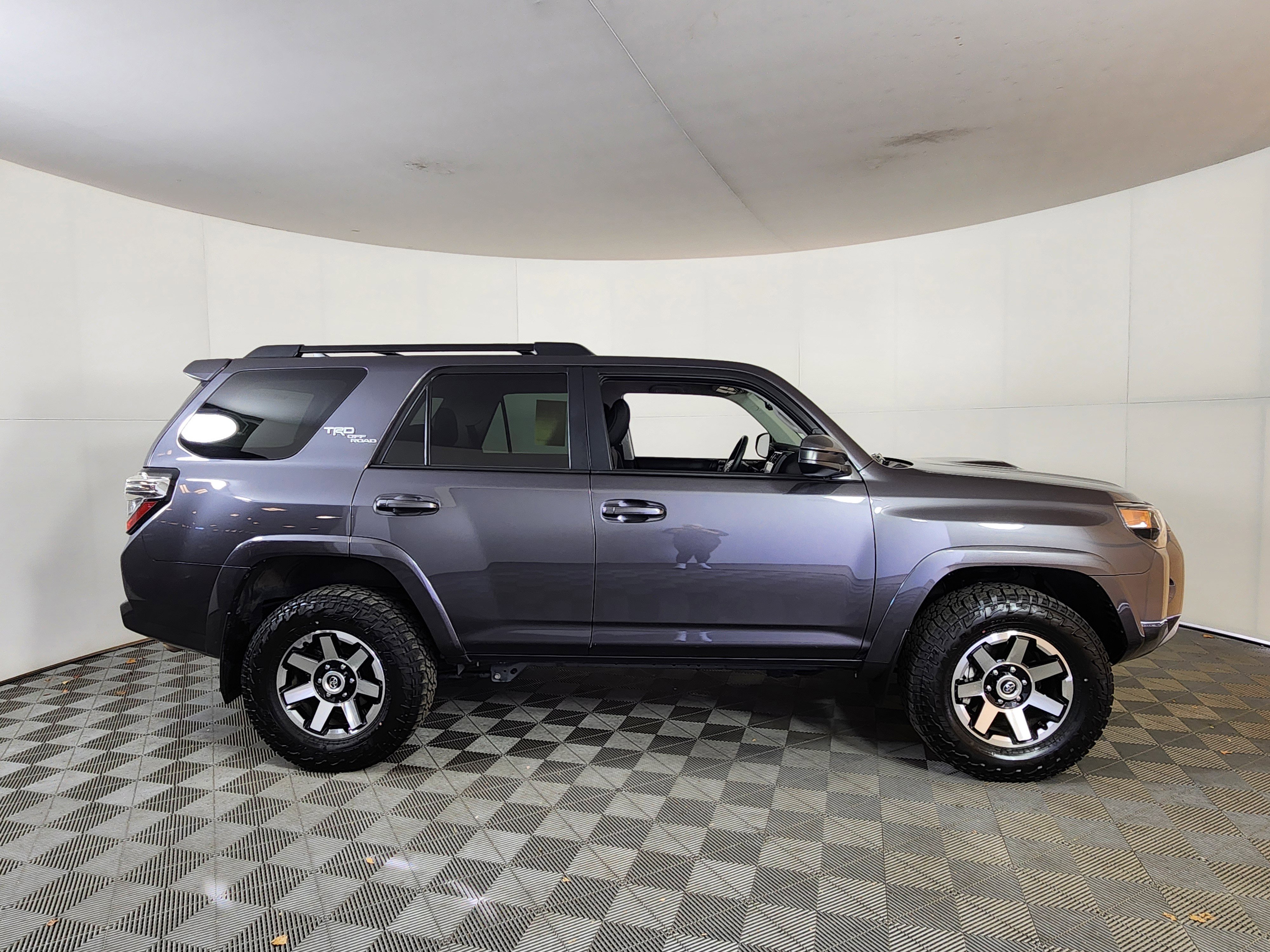 Used 2022 Toyota 4Runner TRD Off-Road image 8