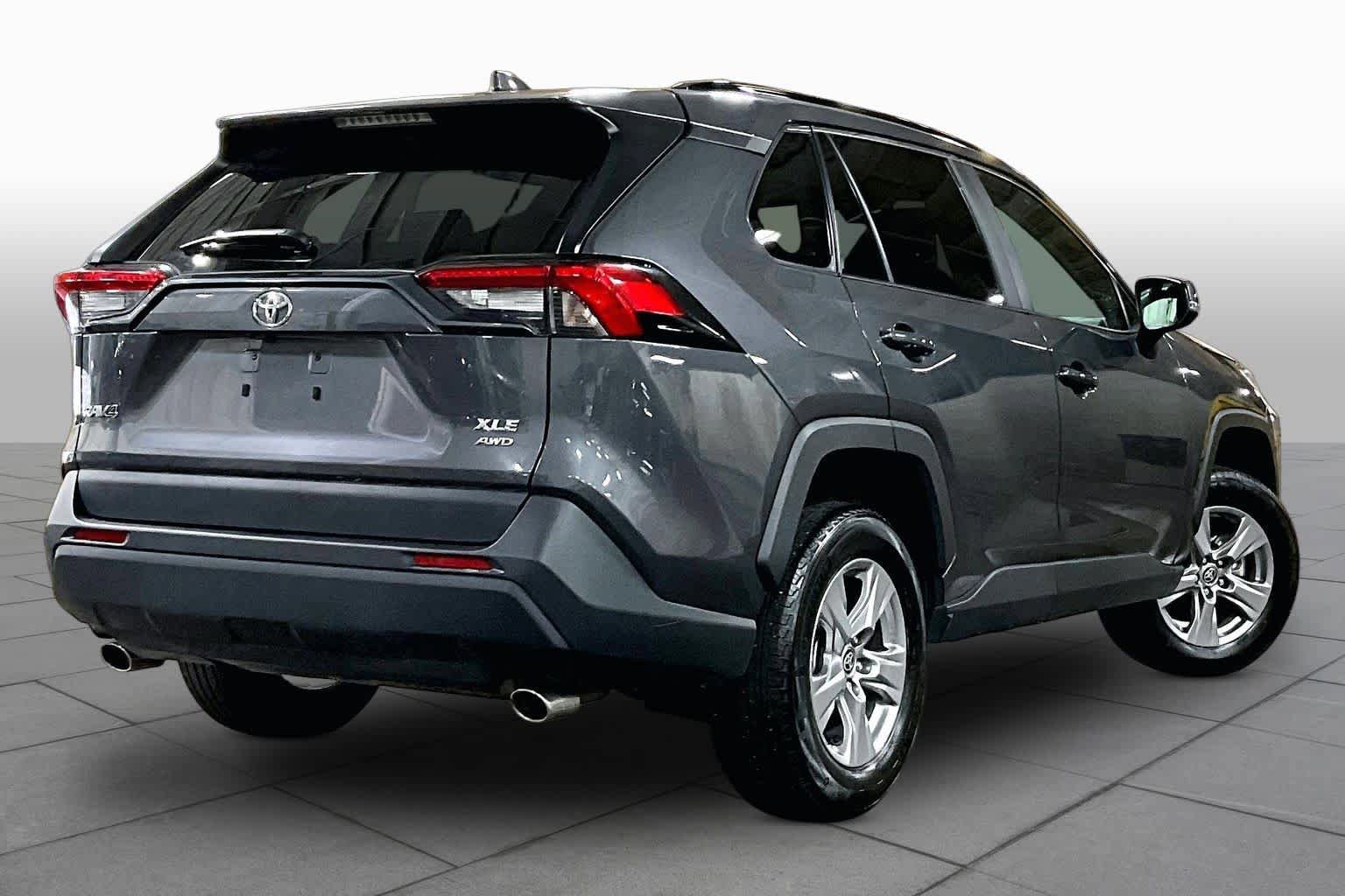 Used 2025 Toyota RAV4 XLE AWD/4WD image 13