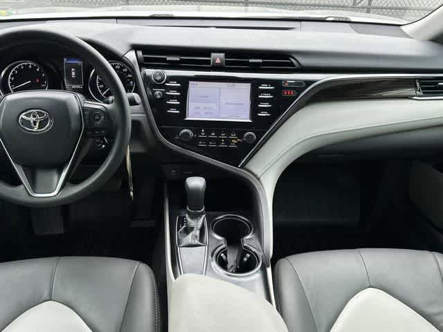 Used 2018 Toyota Camry LE FWD image 14