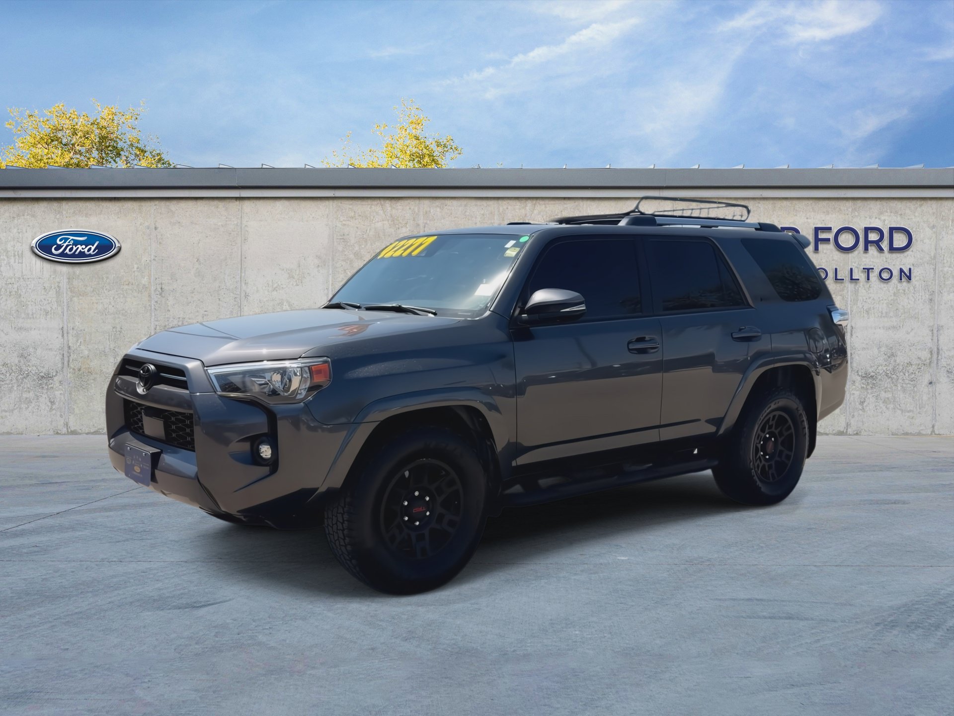 Used 2023 Toyota 4Runner SR5 Premium w/ Moonroof Package RWD image 4