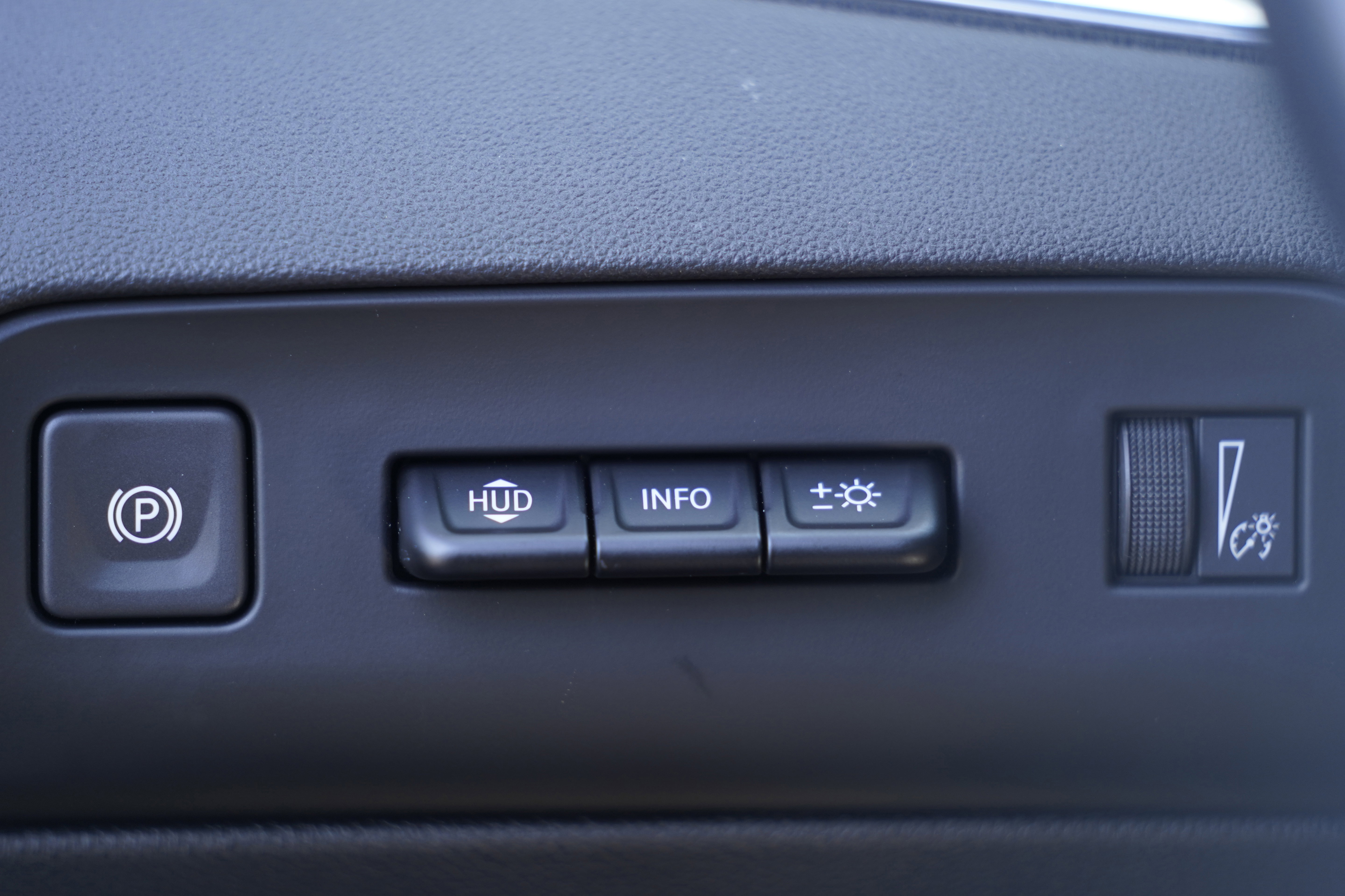 Used 2024 Buick Enclave Avenir w/ Avenir Technology Package image 19