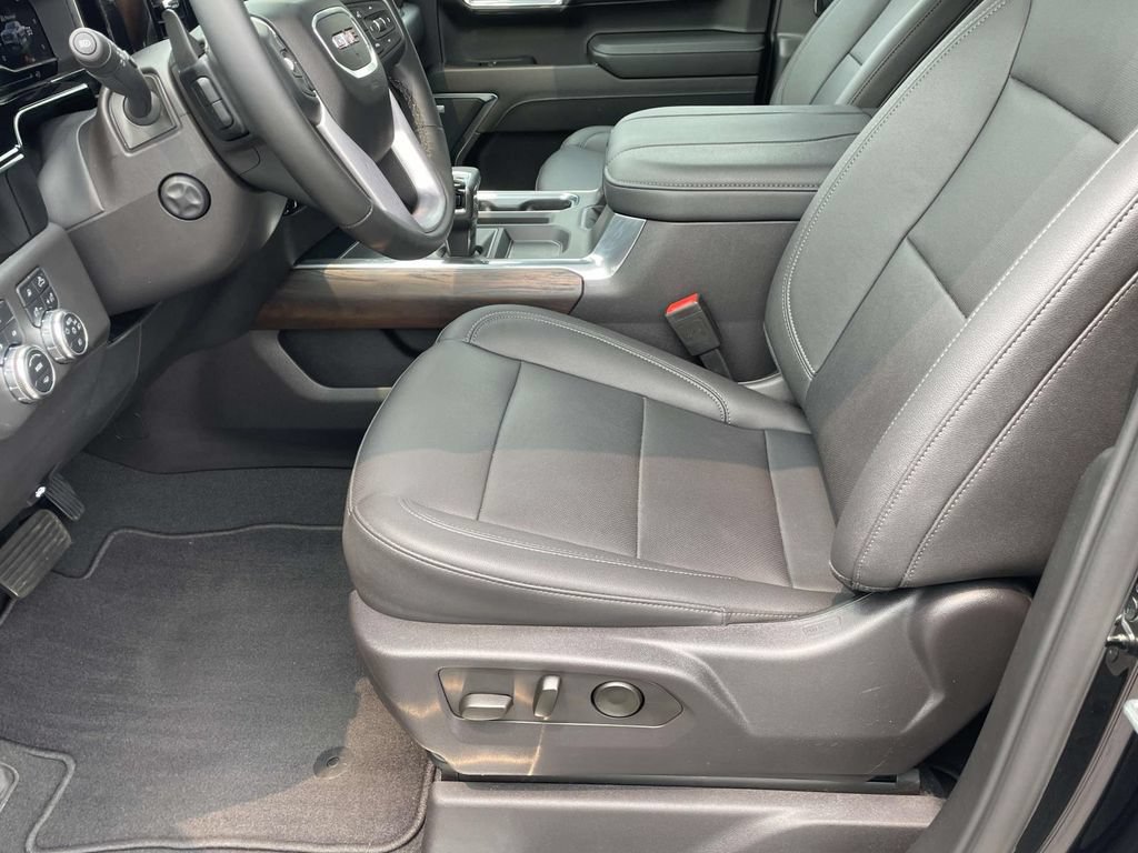 Used 2024 GMC Sierra 1500 SLT w/ SLT Premium Plus Package AWD/4WD image 10