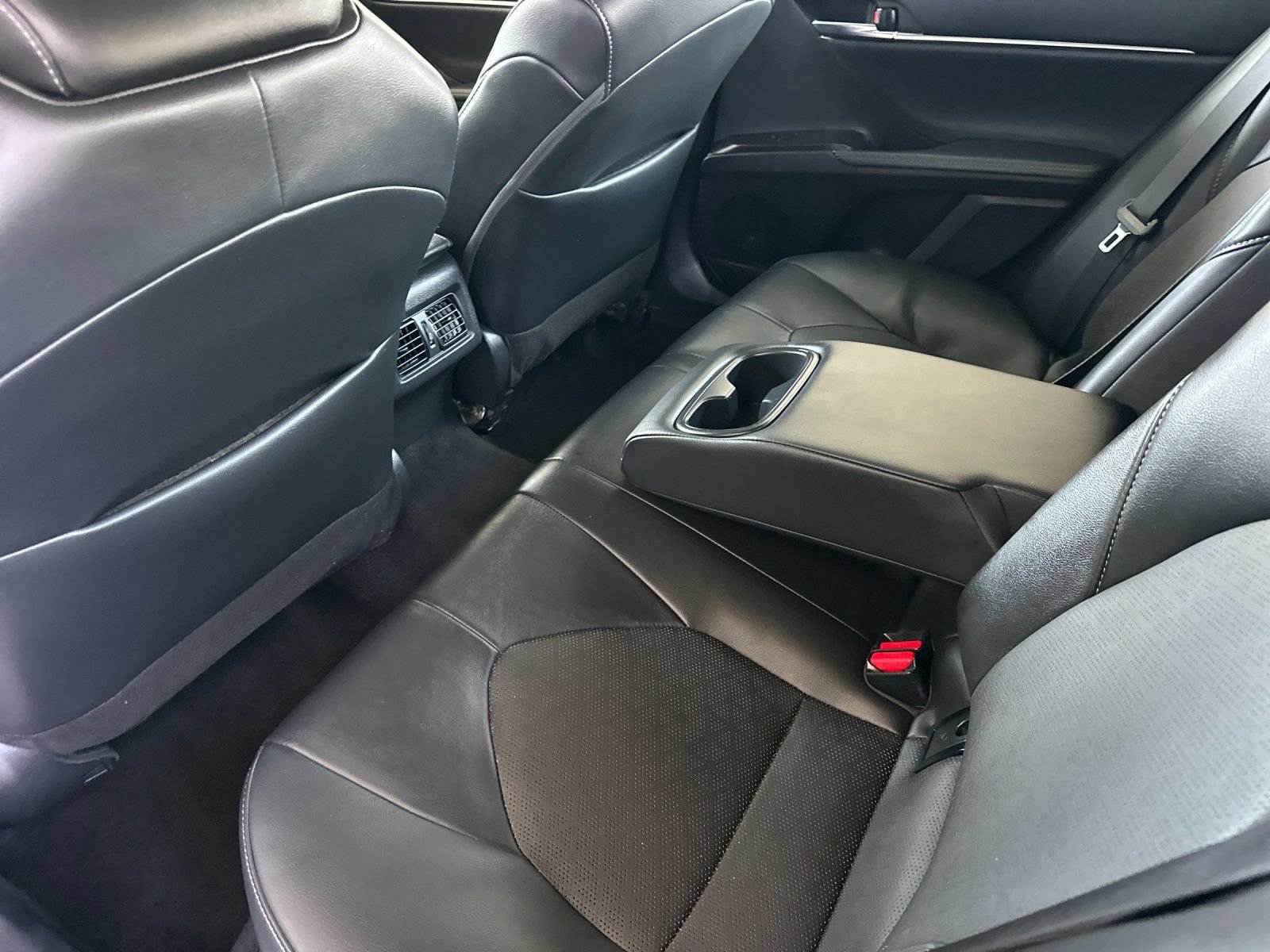Used 2024 Toyota Camry XSE FWD image 11