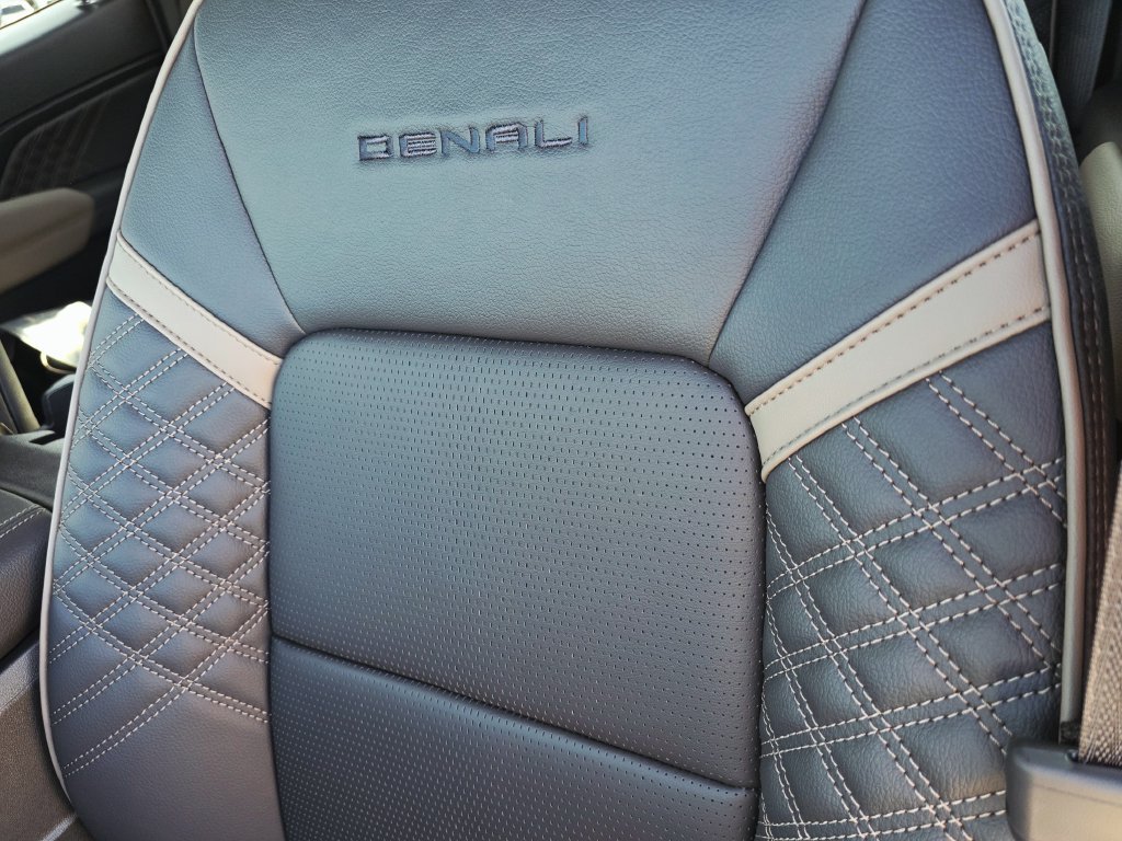New 2026 GMC Canyon Denali AWD/4WD image 10